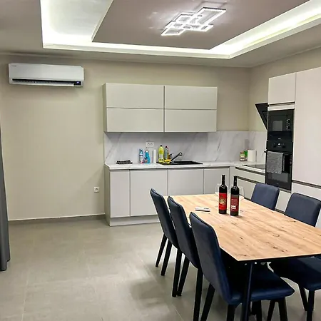 4 Bedroom In