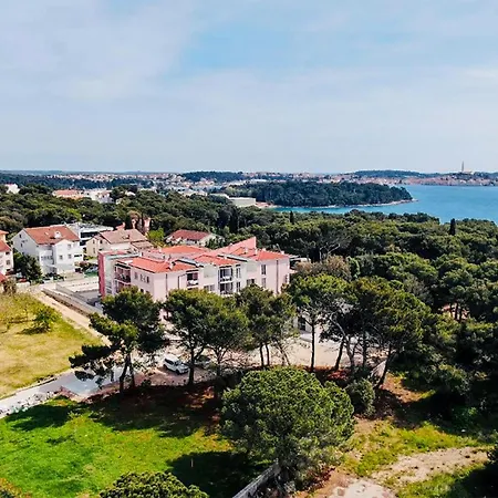 4 Bedroom In Holiday home